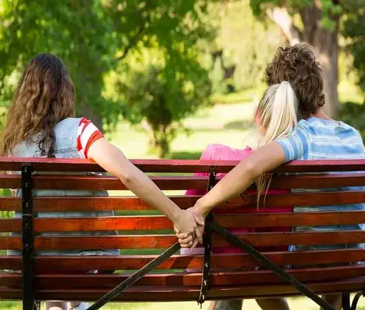 پاورپوینت خیانت زناشویی و انواع آن پاورپوینت خیانت زناشویی و انواع آن